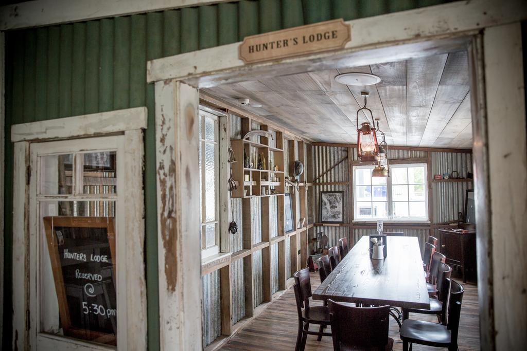 The Harvest Hotel Cromwell Extérieur photo