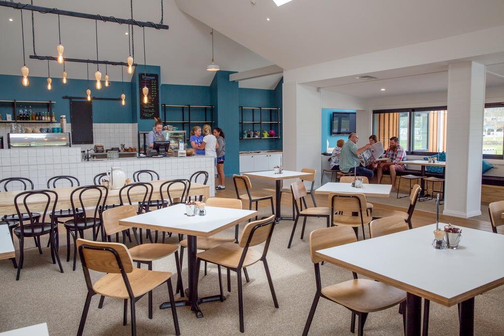 The Harvest Hotel Cromwell Extérieur photo